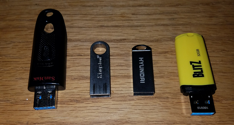 Test USB 3.0 and USB 2.0 thumb flash drive on Windows 10 read write speeds
